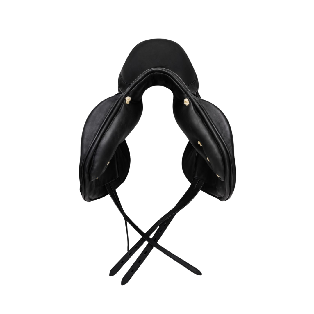 A1 jumping saddle for more knee space