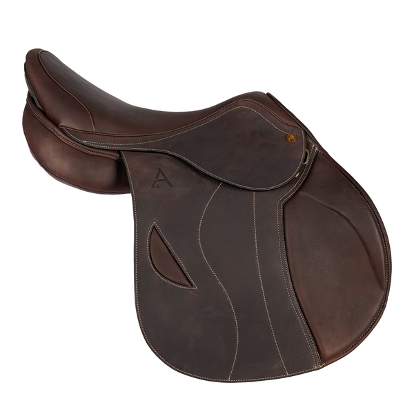 A6 jumping saddle with more support at the jump